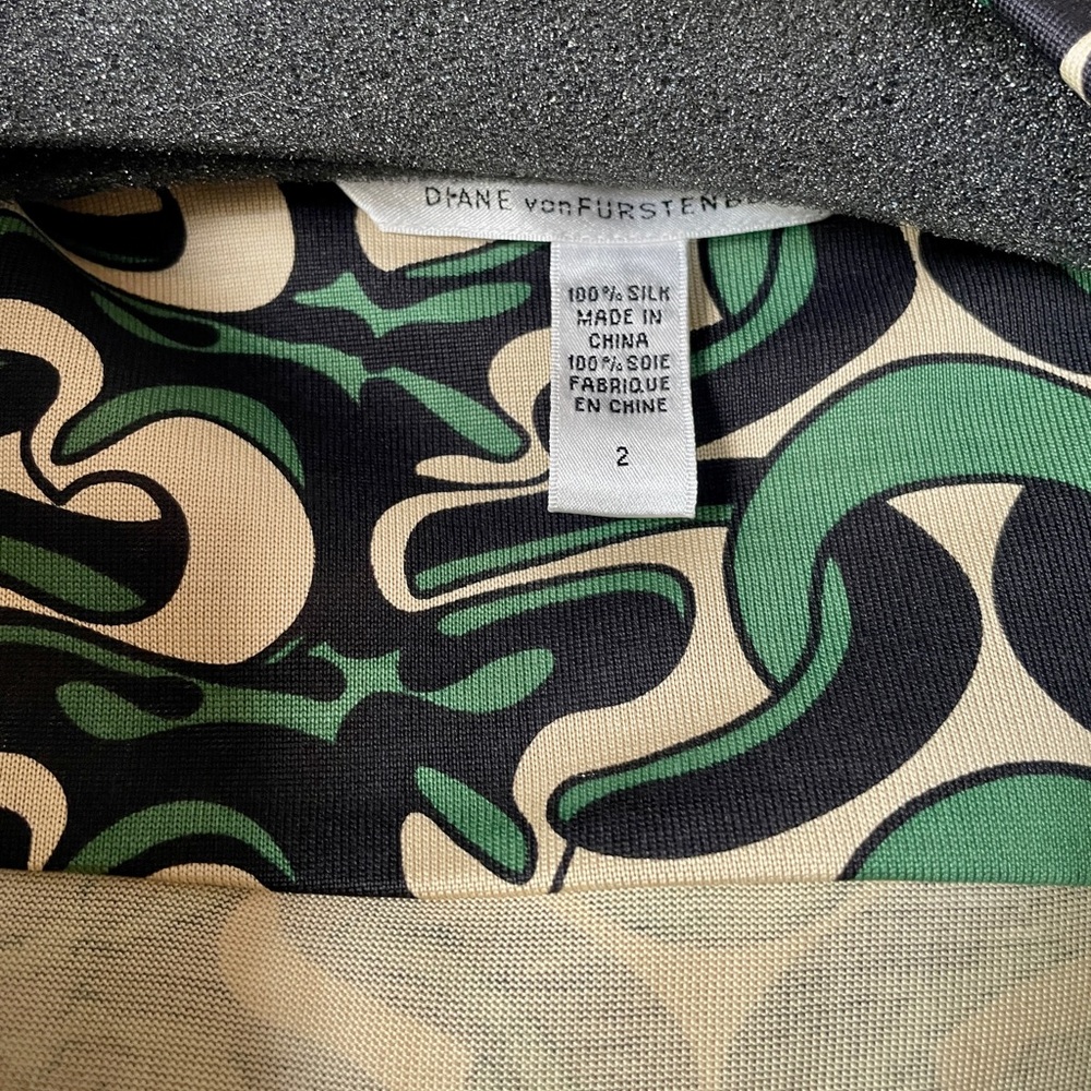Diane von Furstenberg Silk Long Sleeve Dress, 2 - Picture 6 of 15
